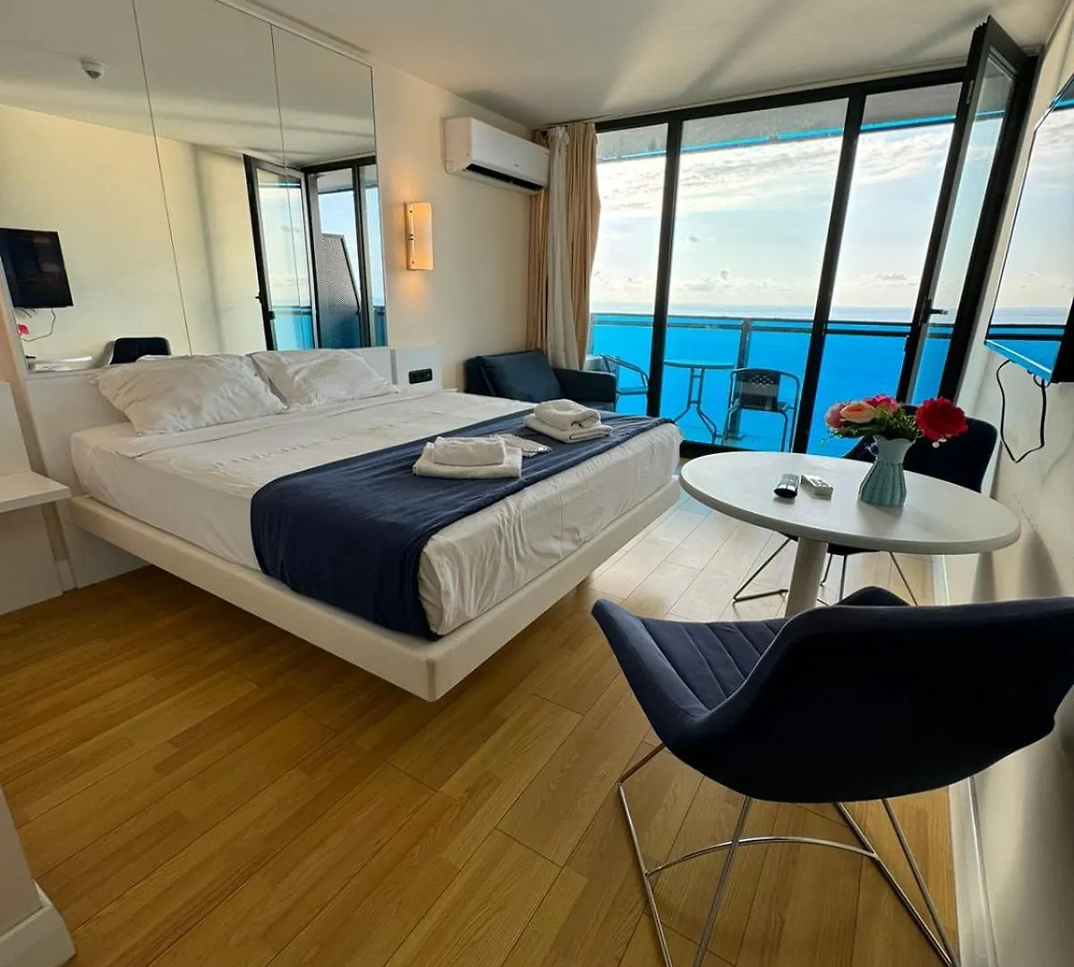 Panorama Beach Aparthotel Batumi